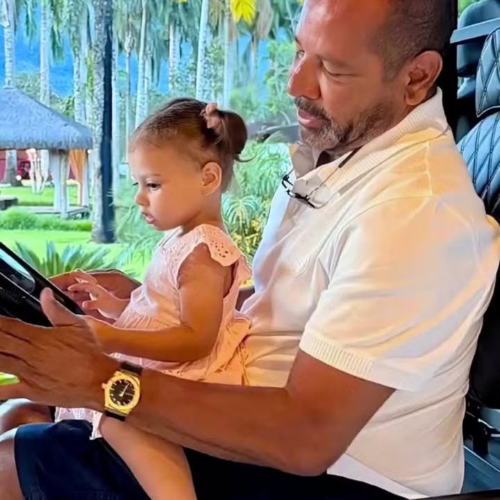 Pai de Neymar homenageia Helena pelos 2 anos com versículo da Bíblia: “Continuidade da promessa”
