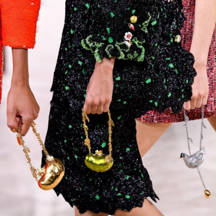 Chanel surpreende com bolsas inspiradas em contos de fadas; veja os modelos