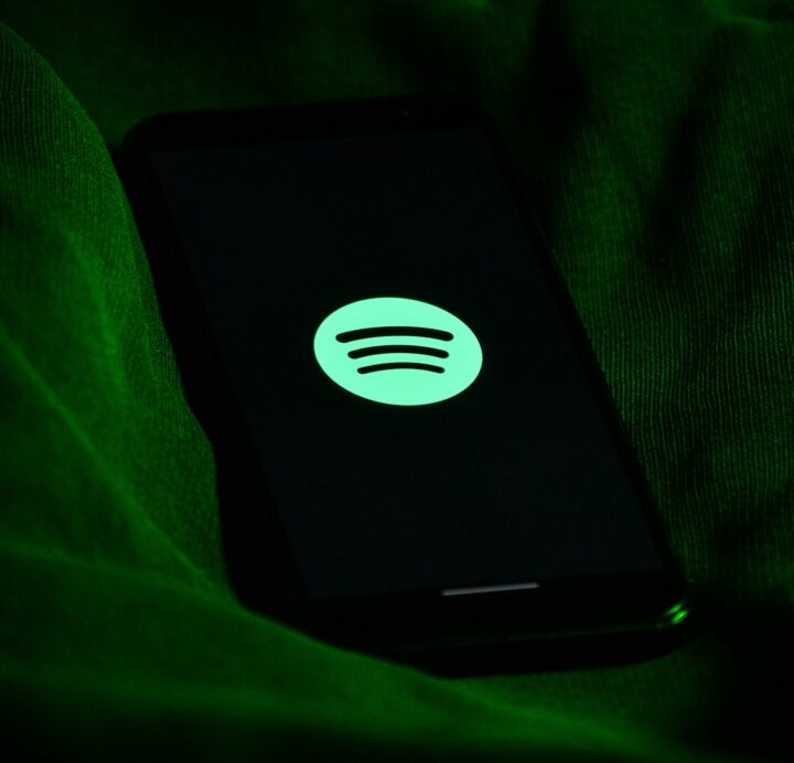 Spotify exclui 500 mil reproduções de música por suspeita fraude por apostas