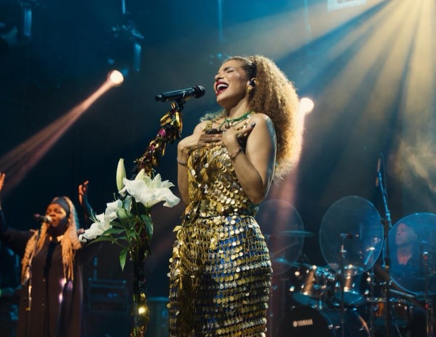 Vanessa da Mata confirma show da turnê Todas Elas em Salvador