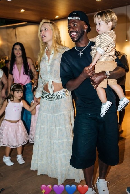 Detalhe em foto de Vini Jr com os filhos de Virginia chama atenção: ‘Nítido’