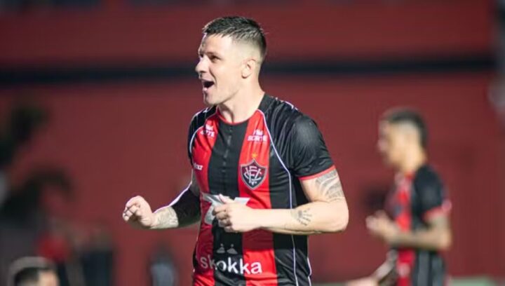 Vitória bate o Vasco no Barradão e sobe ao 10º lugar na volta do Brasileirão; veja melhores momentos