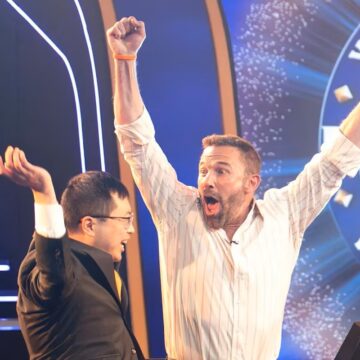 Aos 53 anos, astro vencedor de dois Oscars ganha US$ 1 milhão no “Quem Quer Ser um Milionário?”