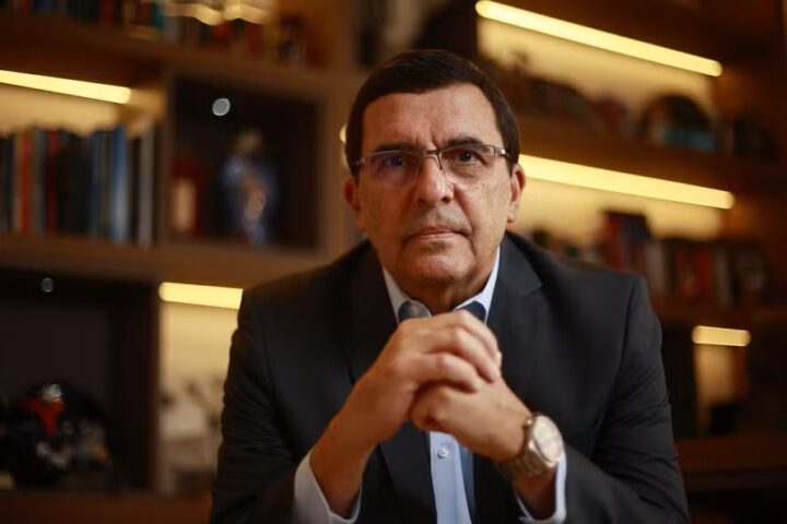 Ex-comandante da Aeronáutica diz que Forças Armadas “perderam confiabilidade” com Bolsonaro