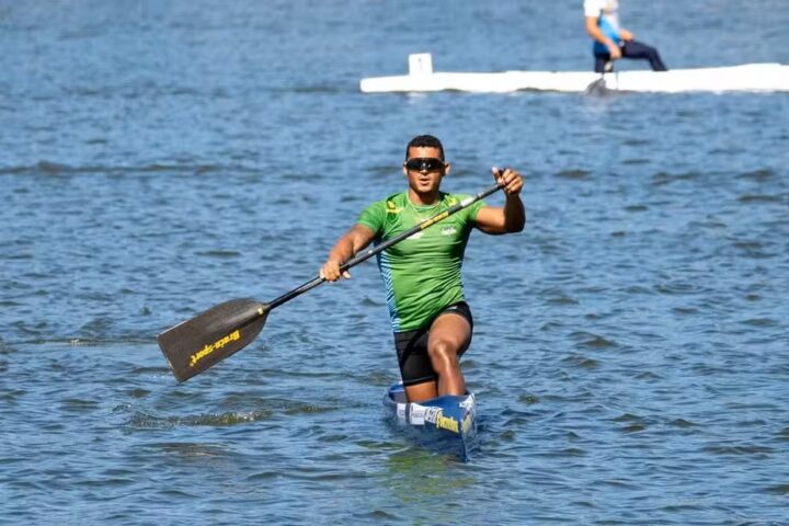 Isaquias Queiroz avança à final do C1 500 m no Mundial de Canoagem