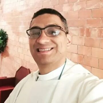Conheça o padre nordestino que casou Cristiano Ronaldo e Georgina