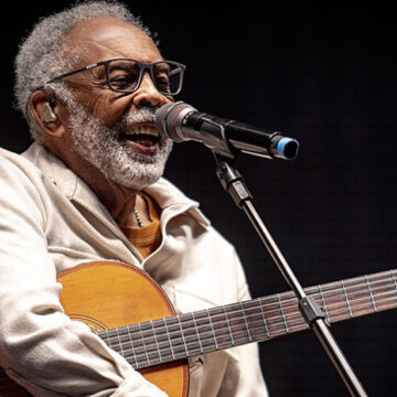 Gilberto Gil é homenageado com título de Doutor Honoris Causa pela USP