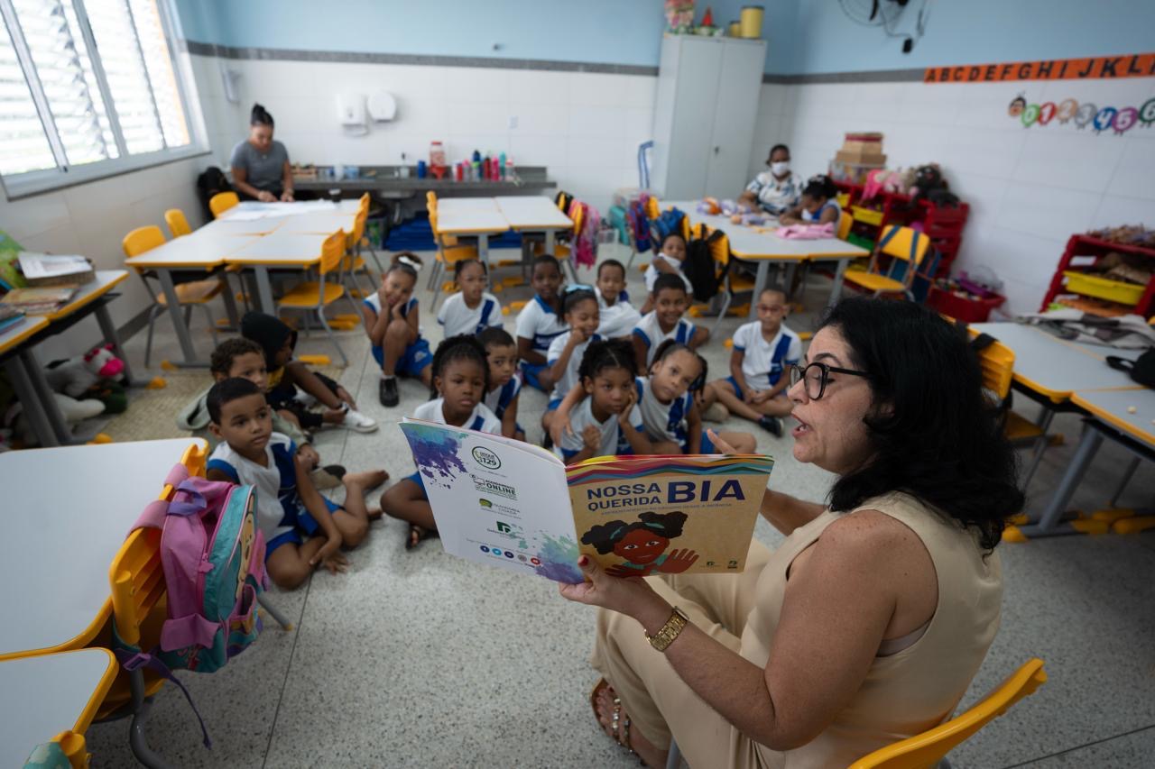 Concurso da Educação de Salvador encerra inscrições nesta sexta-feira (7); salários chegam a R$ 6,1 mil