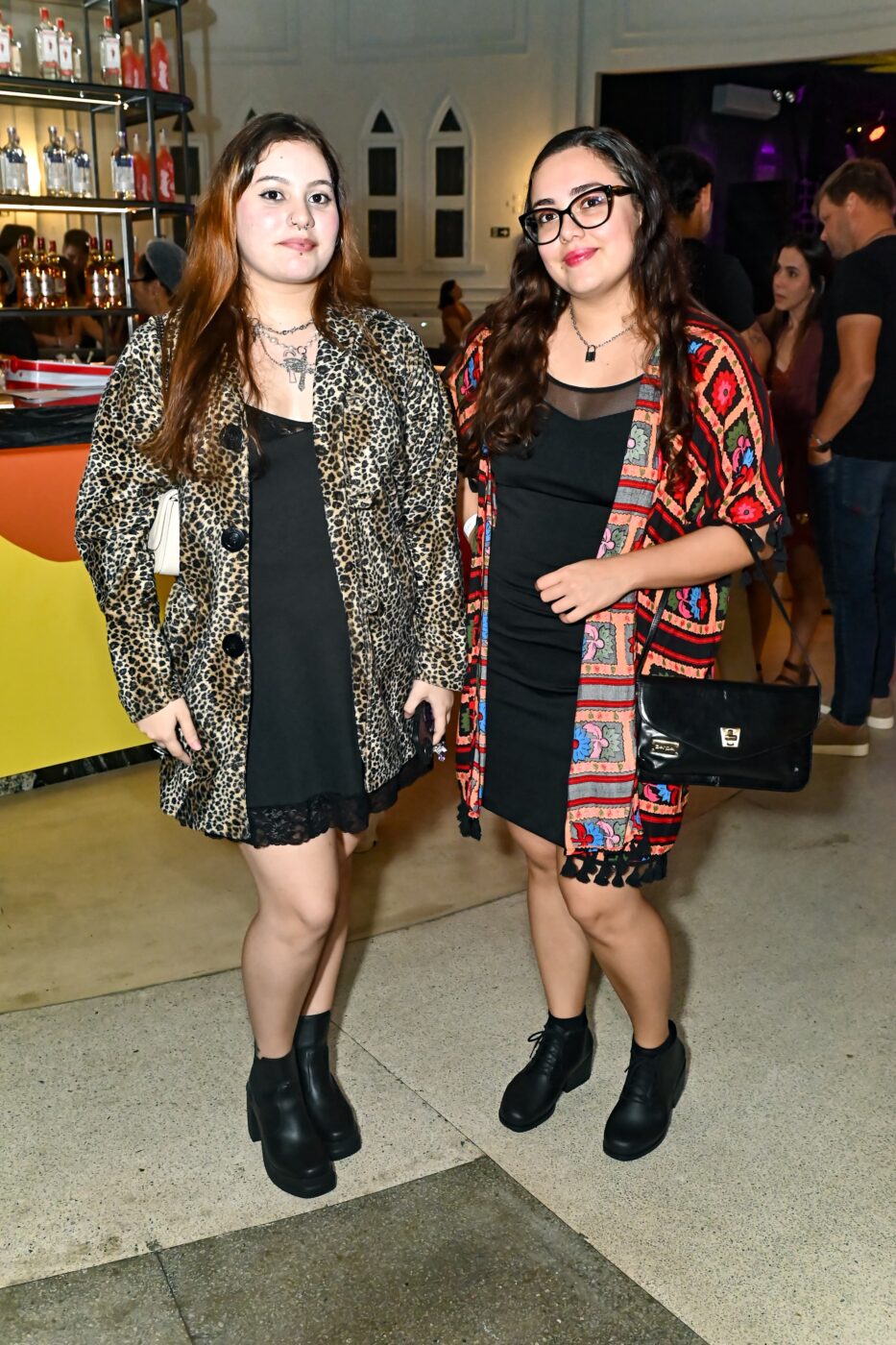 Paula e Bruna Silva Viana