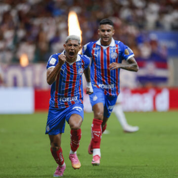 Bahia vira sobre o Internacional com dois gols de Pulga e volta ao G-5 do Brasileirão