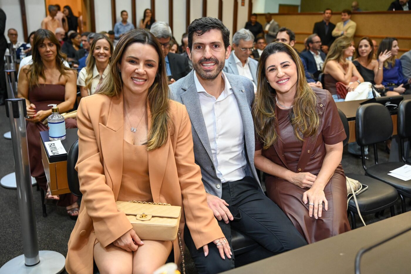 Gabriela Souza, Rodrigo Travi e Fernanda Souza