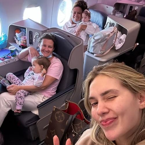 Salário de até R$ 18 mil, viagens e rotina de luxo: como vivem as babás dos filhos de Virginia