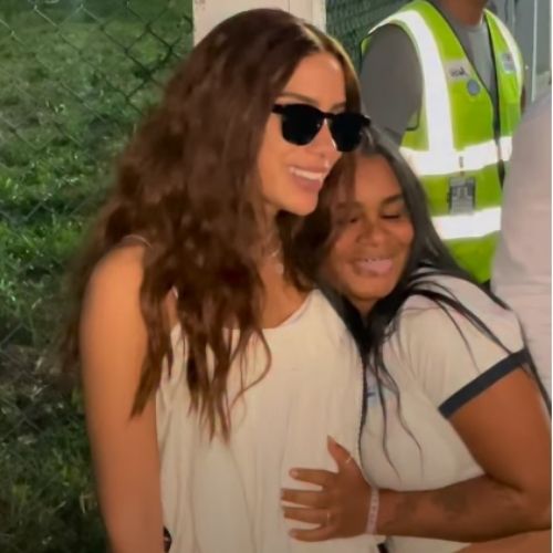 Anitta deixa Salvador e revela aos fãs que prepara novo show na cidade