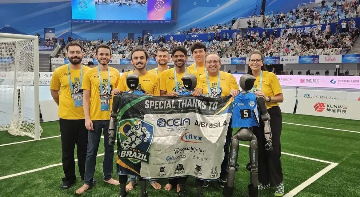 Com baiano na equipe, Brasil conquista título inédito em competição de robôs humanoides na China