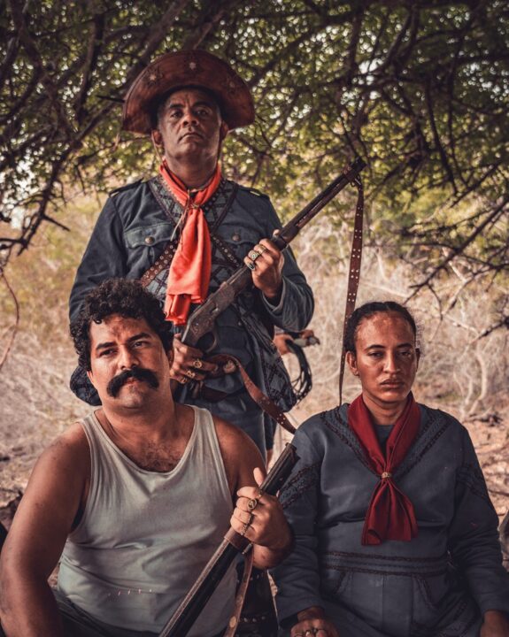 Estreia na TV curta baiano premiado que retrata um amor LGBT+ no cangaço