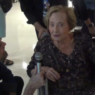 Em sua última entrevista, Glória Menezes celebrou ainda ter vitalidade aos 89 anos: “Caminho todo dia”