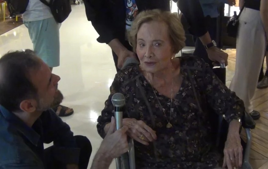 Em sua última entrevista, Glória Menezes celebrou ainda ter vitalidade aos 89 anos: “Caminho todo dia”