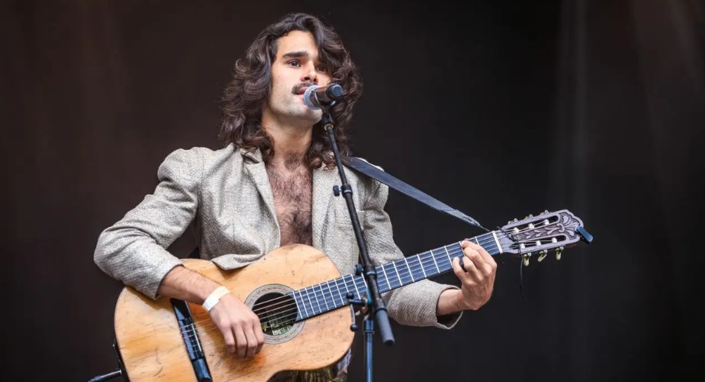 Sangue Novo anuncia Zé Ibarra como nova atração do festival