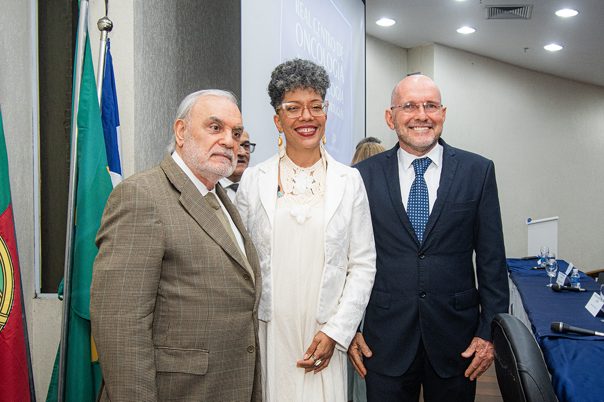 Carlos Manuel Ferreira, Angela Guimarães e Antônio Ávila