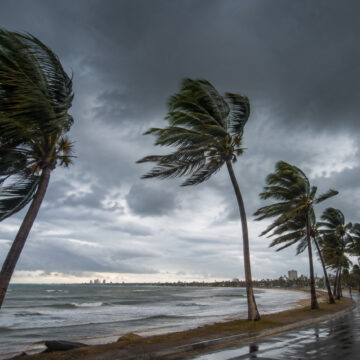 Tempo muda na Bahia com ventos fortes de até 70 km/h e chuva; confira a previsão
