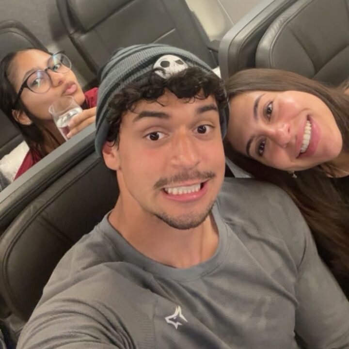 Filho de Carla Perez e Xanddy embarca para o Brasil para se casar com a noiva