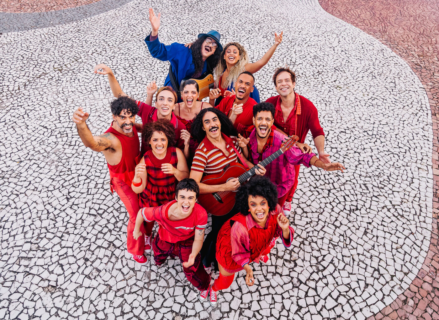 Musical baiano sobre Moraes Moreira terá turnê nacional após estreia em Salvador; veja agenda