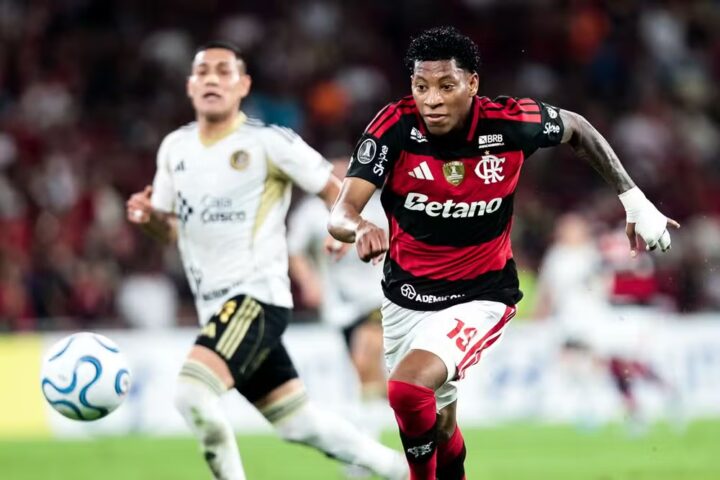 Gonzalo Plata se despede do Flamengo e está de saída para clube da Europa