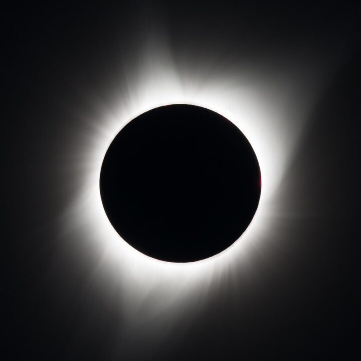 Eclipse solar total poderá ser visto nesta quarta (12); saiba mais