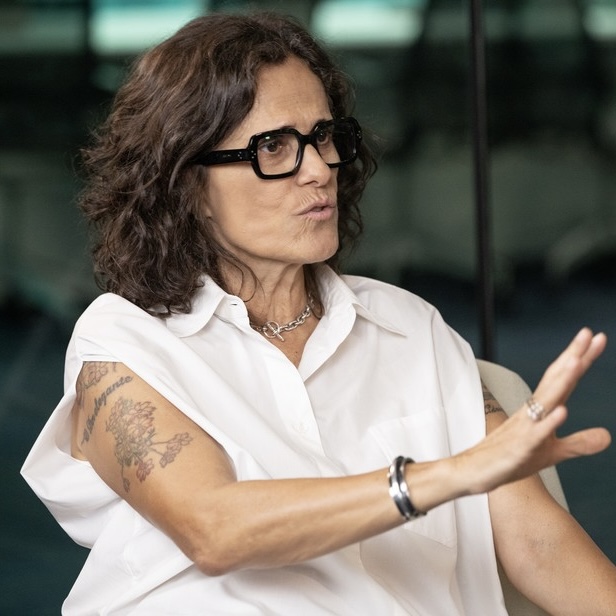 ‘Pior que morrer’: Zélia Duncan relembra medo de perder a voz após diagnóstico de câncer