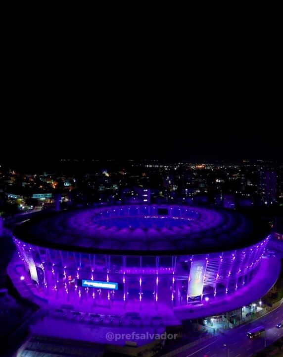 Arena Fonte Nova e monumentos de Salvador ganham iluminação lilás pelos 20 anos da Lei Maria da Penha