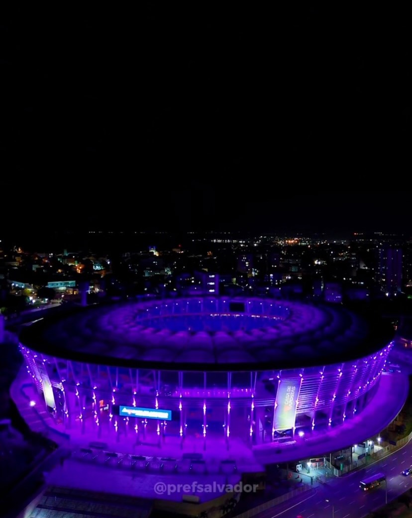 Arena Fonte Nova e monumentos de Salvador ganham iluminação lilás pelos 20 anos da Lei Maria da Penha