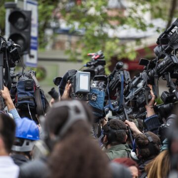 Diploma de Jornalismo pode voltar a ser obrigatório? STF retoma debate após 17 anos