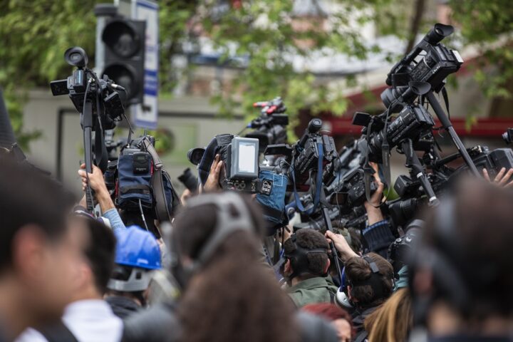 Diploma de Jornalismo pode voltar a ser obrigatório? STF retoma debate após 17 anos