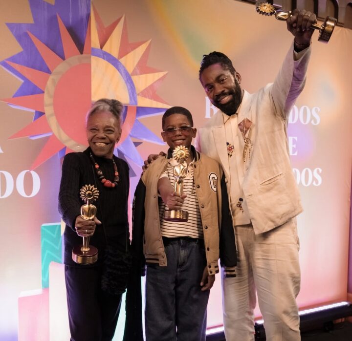 Lázaro Ramos celebra cinco prêmios de ‘Feito Pipa’ no Festival de Cinema de Gramado