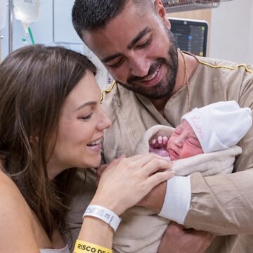 Rafa Marques e Pati Guerra celebram chegada da filha Malu em novas fotos nas redes sociais: “maior emoção”