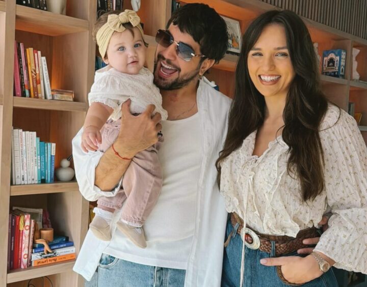 Filha de Nattan e Rafa Kalimann encanta ao falar ‘papai’ pela primeira vez