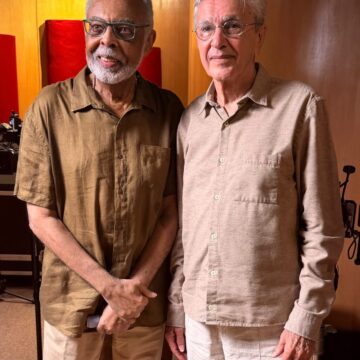 Gilberto Gil celebra aniversário de Caetano Veloso com homenagem especial: “Estamos ficando velhinhos juntos”