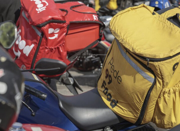 Projeto de lei em Salvador obriga aplicativos de entrega a oferecer seguro para motociclistas
