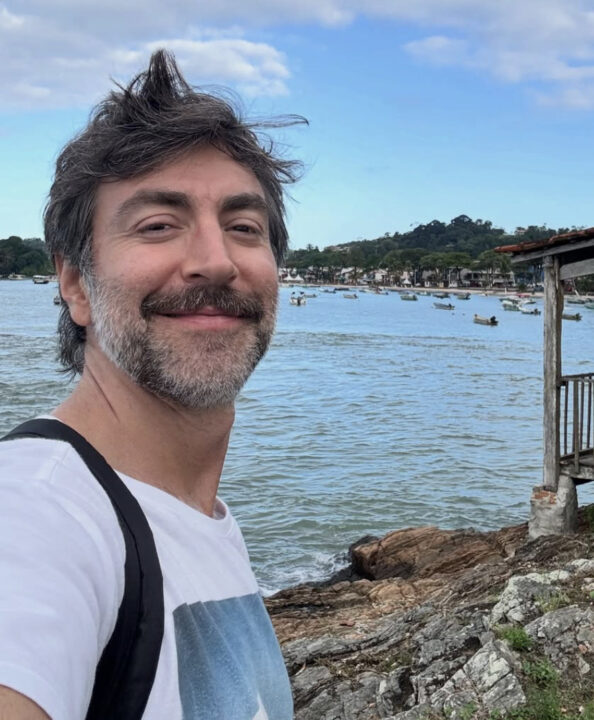 Famoso ator de ‘Minha Mãe É Uma Peça’ compartilha registros em Itacaré; veja