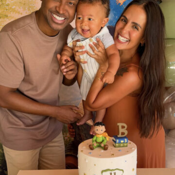 Filho de Carol Peixinho e Thiaguinho completa 11 meses e ganha festa inspirada no universo dos livros