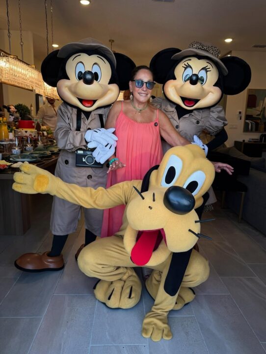 Susana Vieira faz festa com personagens da Disney para comemorar 84 anos