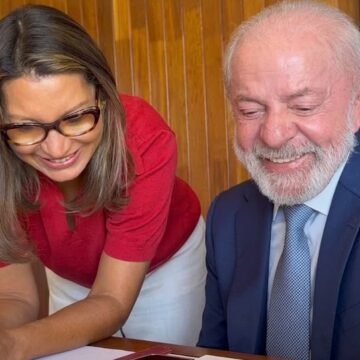 Janja completa 60 anos e ganha declaração carinhosa de Lula