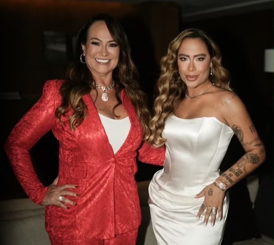 Mãe e irmã de Neymar, Nadine e Rafaella surgem deslumbrantes em foto juntas