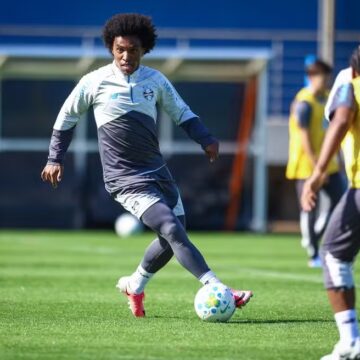 Grêmio e ex-craque da Seleção Brasileira chegam a acordo e atleta rescinde contrato