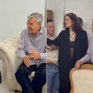 Caetano Veloso se diverte em conversa com Rosalía em bastidor de show