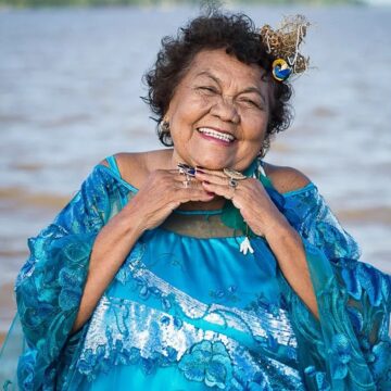 Aos 87 anos, Dona Onete internada com quadro de infecção