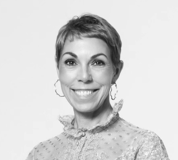 Mathilde Favier, executiva da Dior e referência na moda, morre aos 57 anos