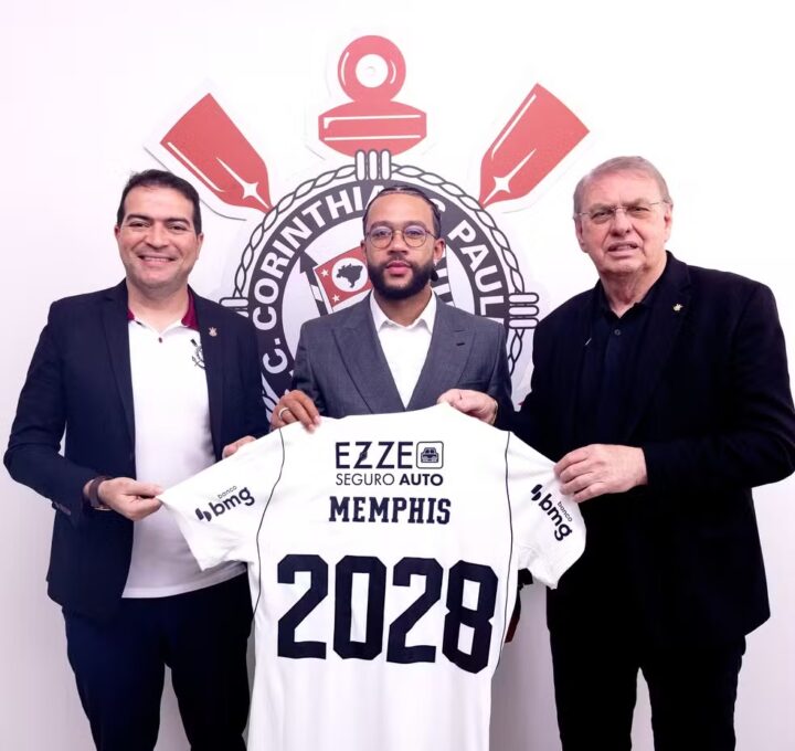 Corinthians anuncia renovação do contrato de Memphis Depay