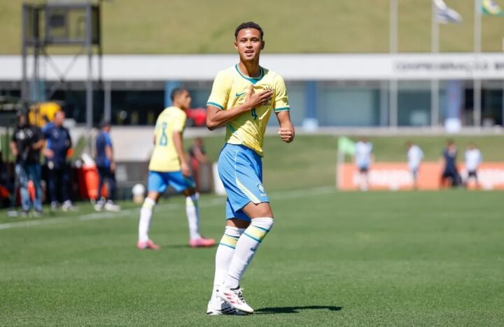 Joia do Vitória marca gol e vira destaque em amistoso da Seleção Brasileira