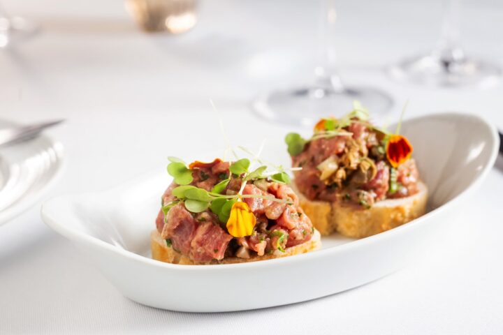 Taboada Bistrot amplia funcionamento e lança novo menu de almoço no Rio Vermelho